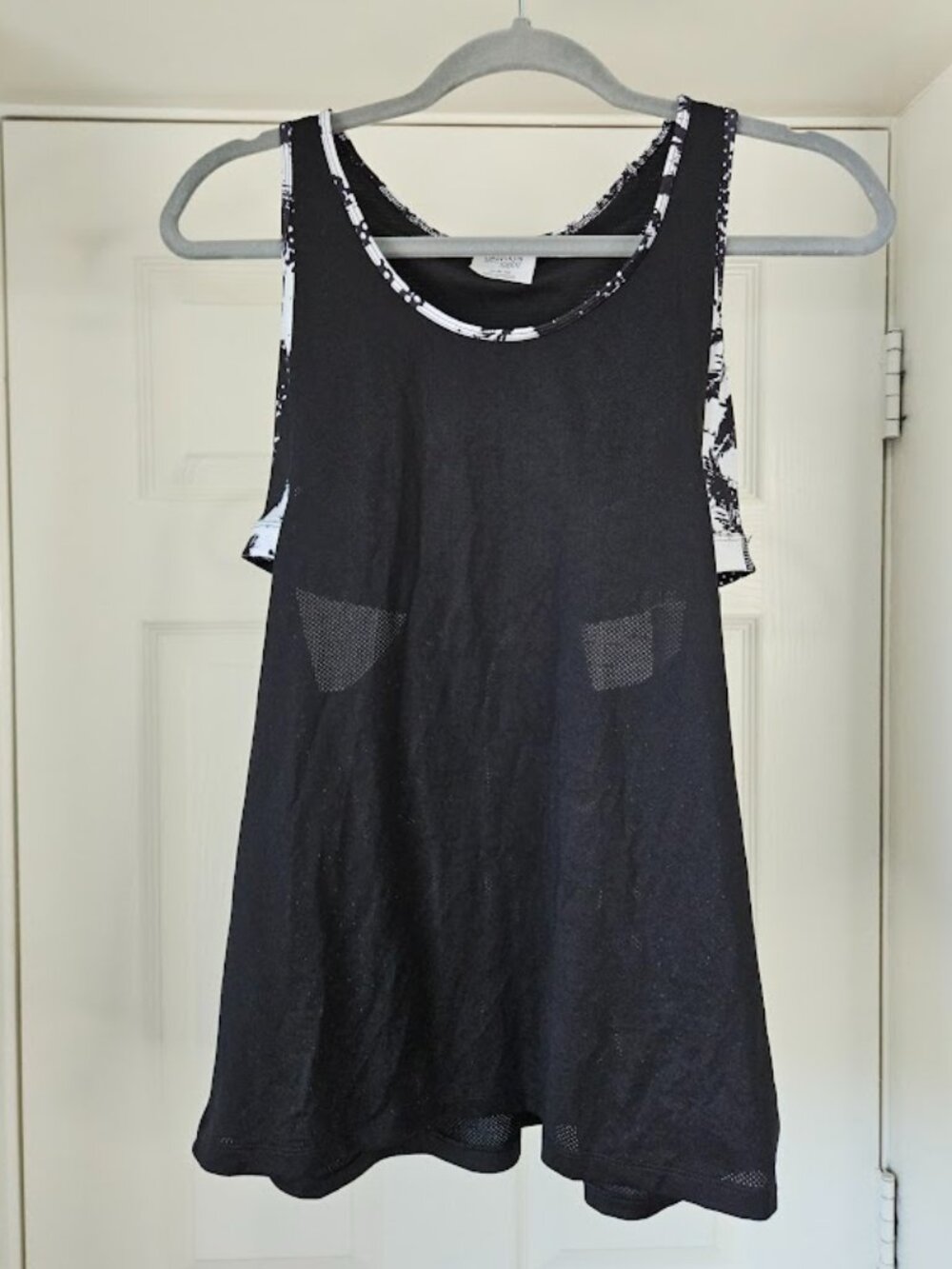 Danskin Black Mesh Sports Bra Tank Top New Tags Small Gym Workout Athletic Flowy